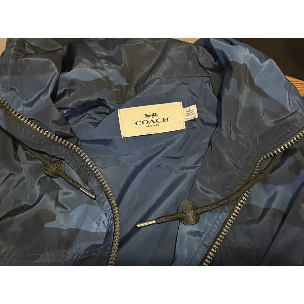 COACH Men's Nylon Trainer Hooded Windbreaker Jacket Blue Camo Outdoor SZ Small - Picture 11 of 14